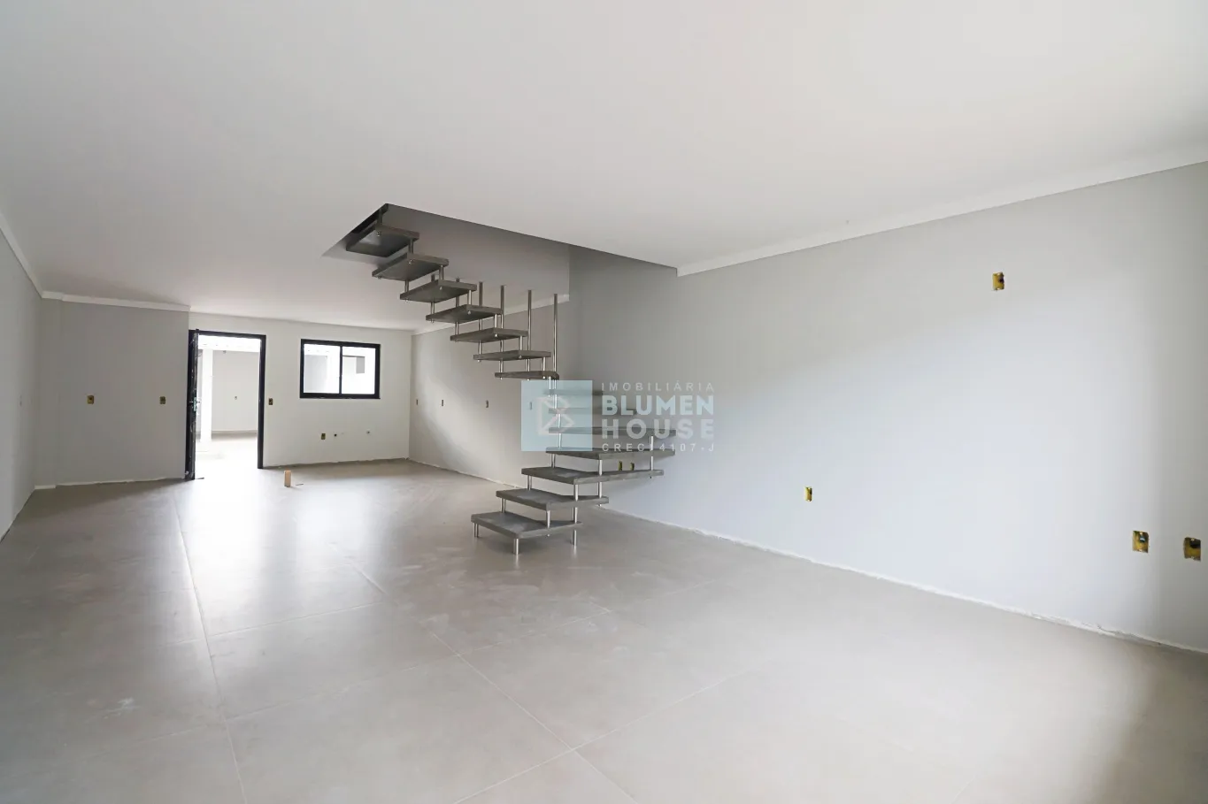 Sobrado com excelente padrão de acabamento no bairro da Velha! — foto 4