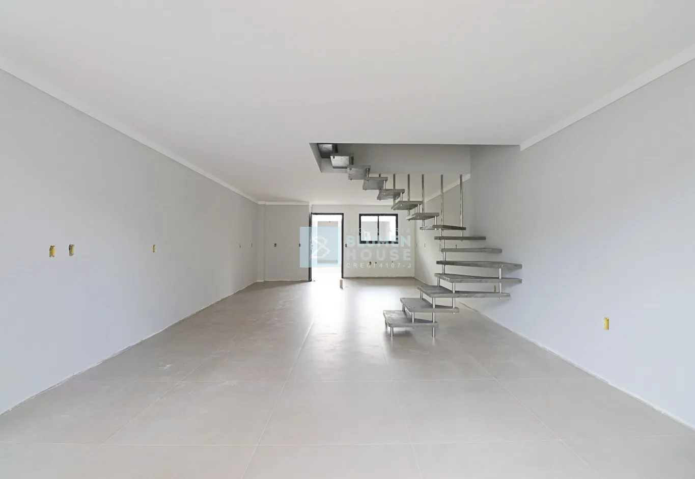 Sobrado com excelente padrão de acabamento no bairro da Velha! — foto 5
