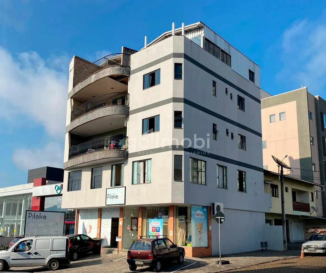 Imóvel comercial / residencial com rendimento locatício, localizado em uma das principais avenidas de Indaial. - foto 1