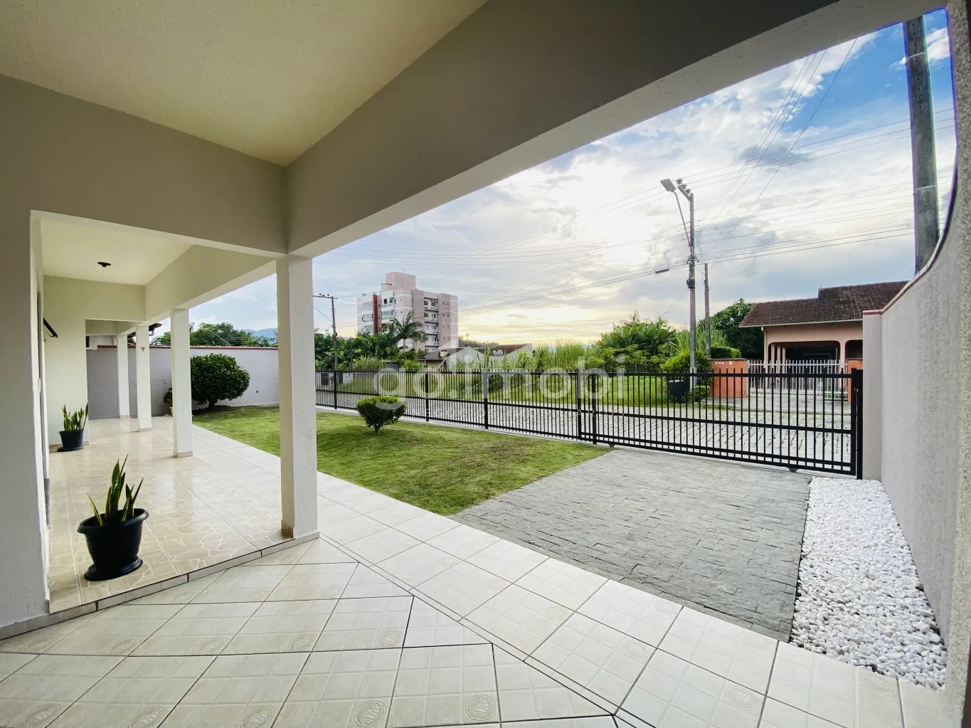 Ampla casa residencial em uma das melhores localizações da cidade! - foto 1