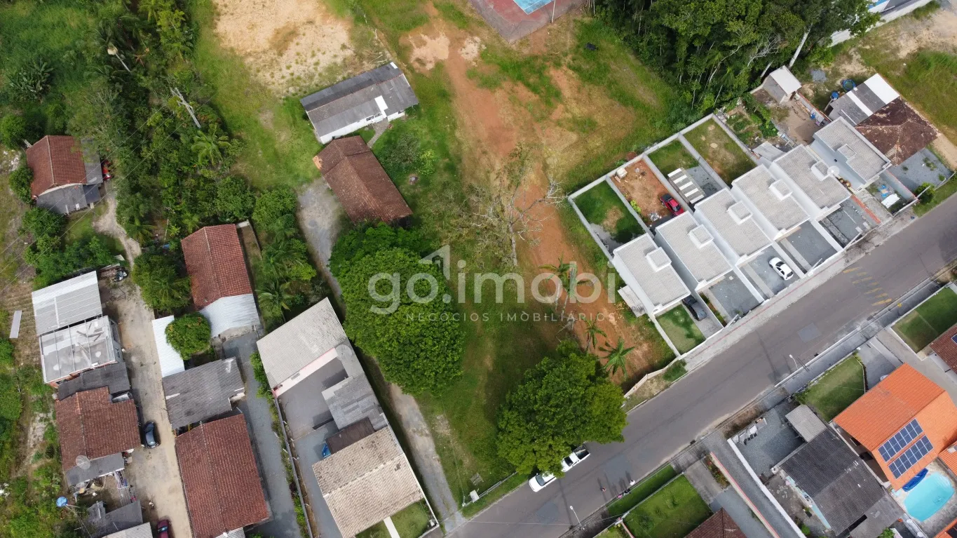 Amplo terreno com topografia plana, para empreendimento residencial ou comercial; — foto 2