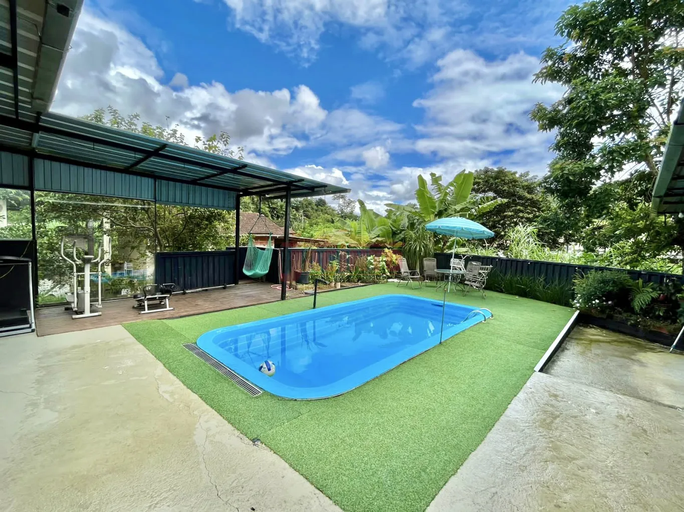 Imóvel com 1 casa, 1 sobrado e 1 galpão no bairro Belchior Central. — foto 5