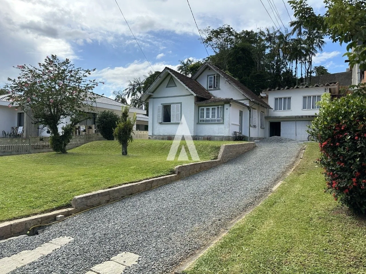 Terreno à venda no bairro América em Joinville, por R$ 1.650.000.00. - foto 1
