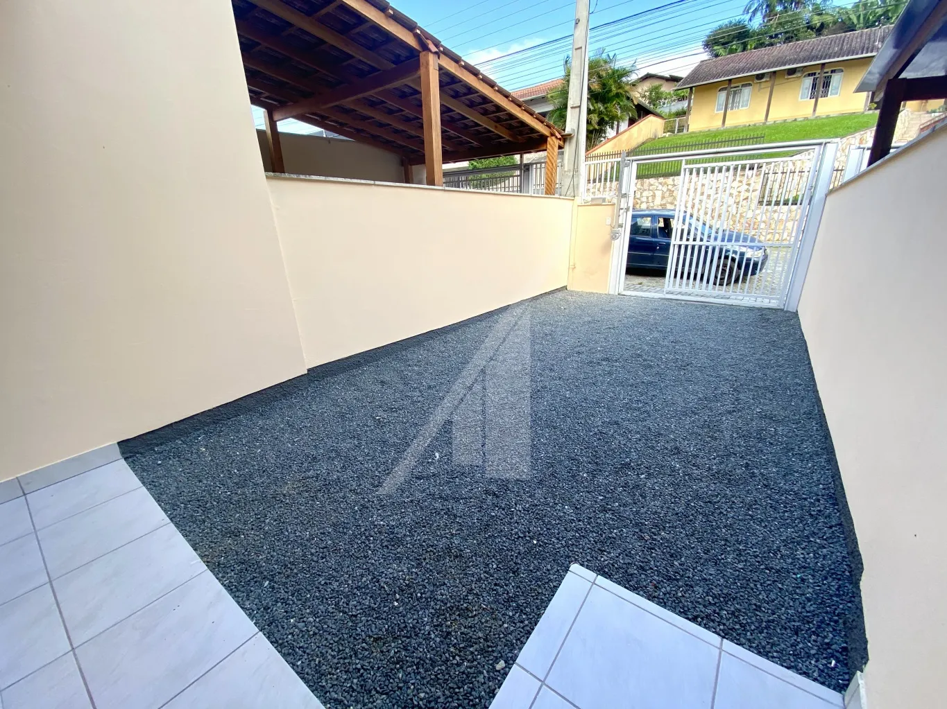 SOBRADO COM 02 DORMITÓRIOS, LOCALIZADO NO BAIRRO ÁGUA VERDE, EM BLUMENAU — foto 2