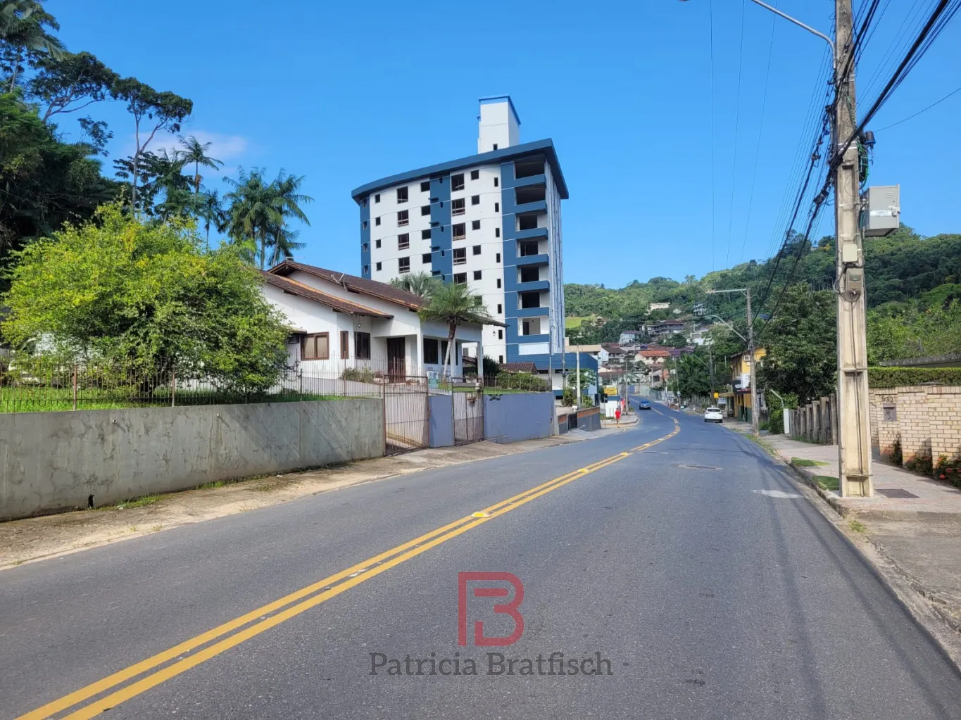 Terreno em corredor de serviço. Comercial e ou residencial. Frente para rua Julio Michel ZR3/CS2. — foto 7
