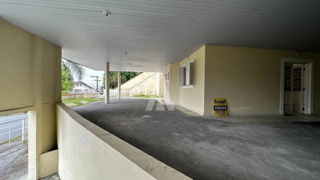 Casa com 1 suíte(s) mais 3 quarto(s) à venda no bairro Bom Retiro em Joinville, por R$ 850.000.00. — foto 6