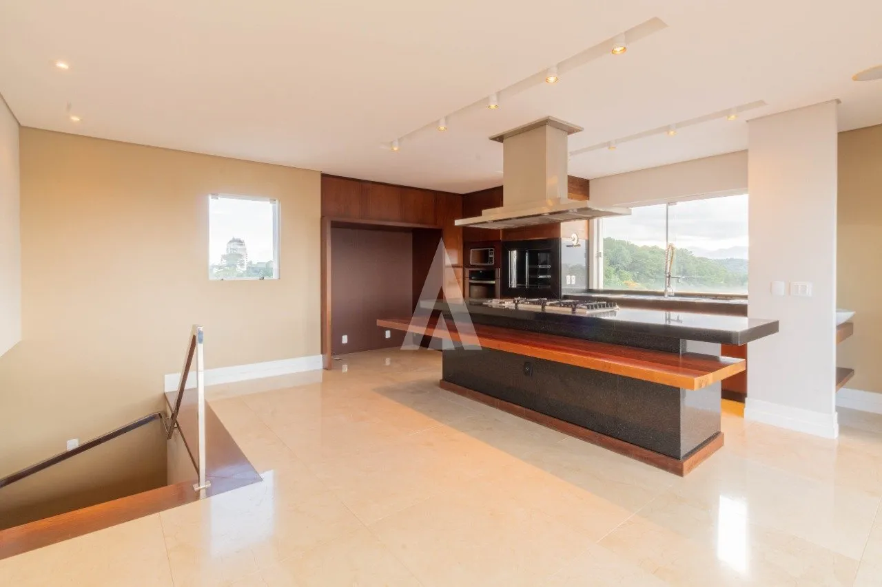 Cobertura Duplex com 2 suíte(s) mais 2 quarto(s) à venda no bairro CENTRO em JOINVILLE, por R$ 2.700.000.00. — foto 3