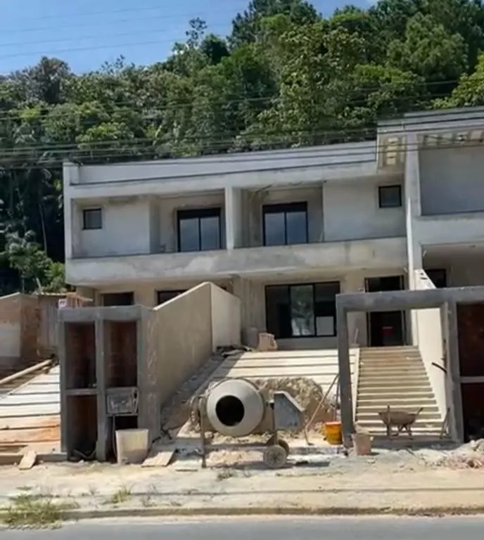 SOBRADO GEMINADO no ANITA GARIBALDI com 3 quartos para VENDA, 141 m - foto 1