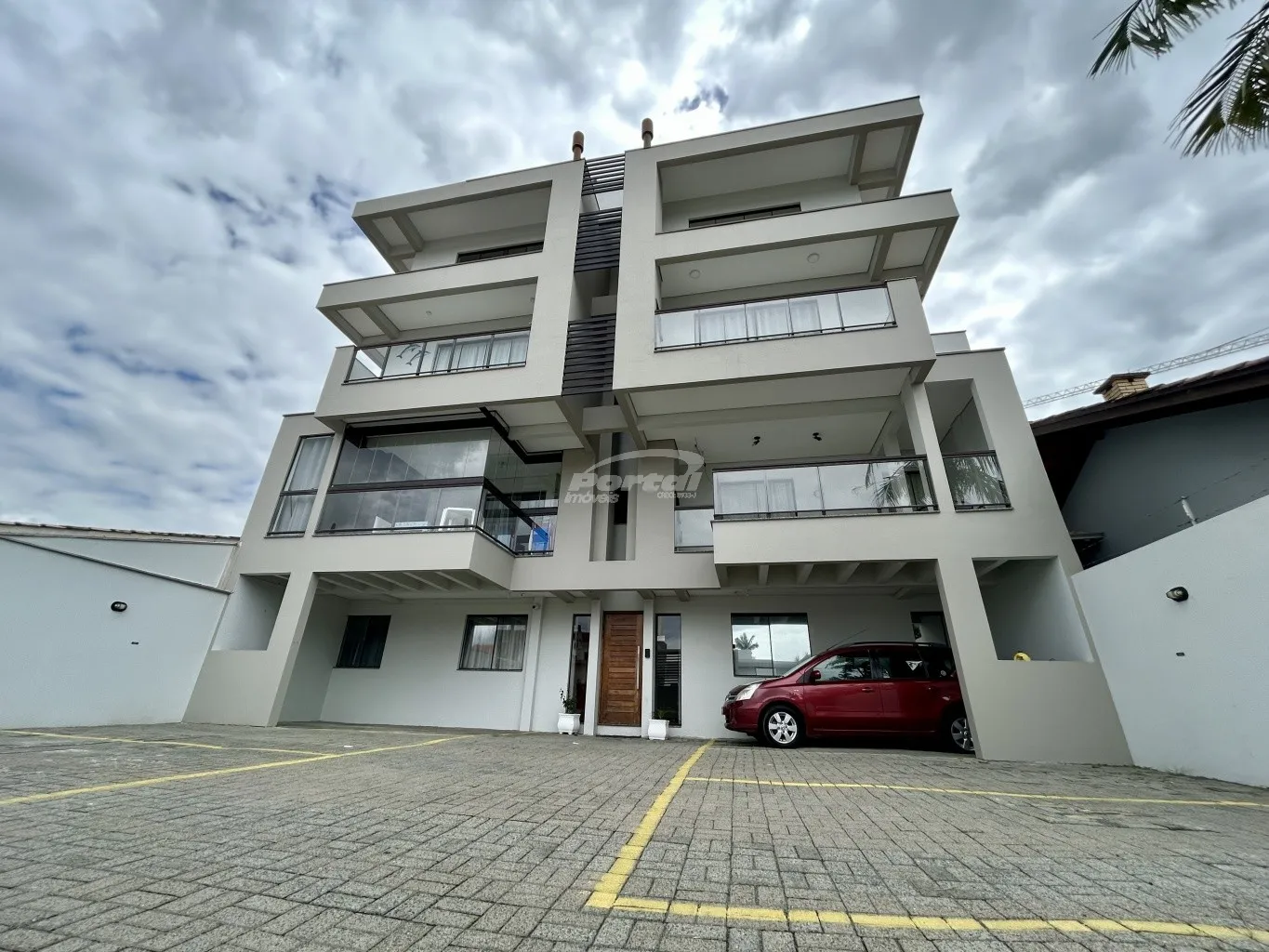 Apartamento mobiliado disponível para locação no bairro Itacolomi - Balneário Piçarras. (Cód. 14043) - foto 1