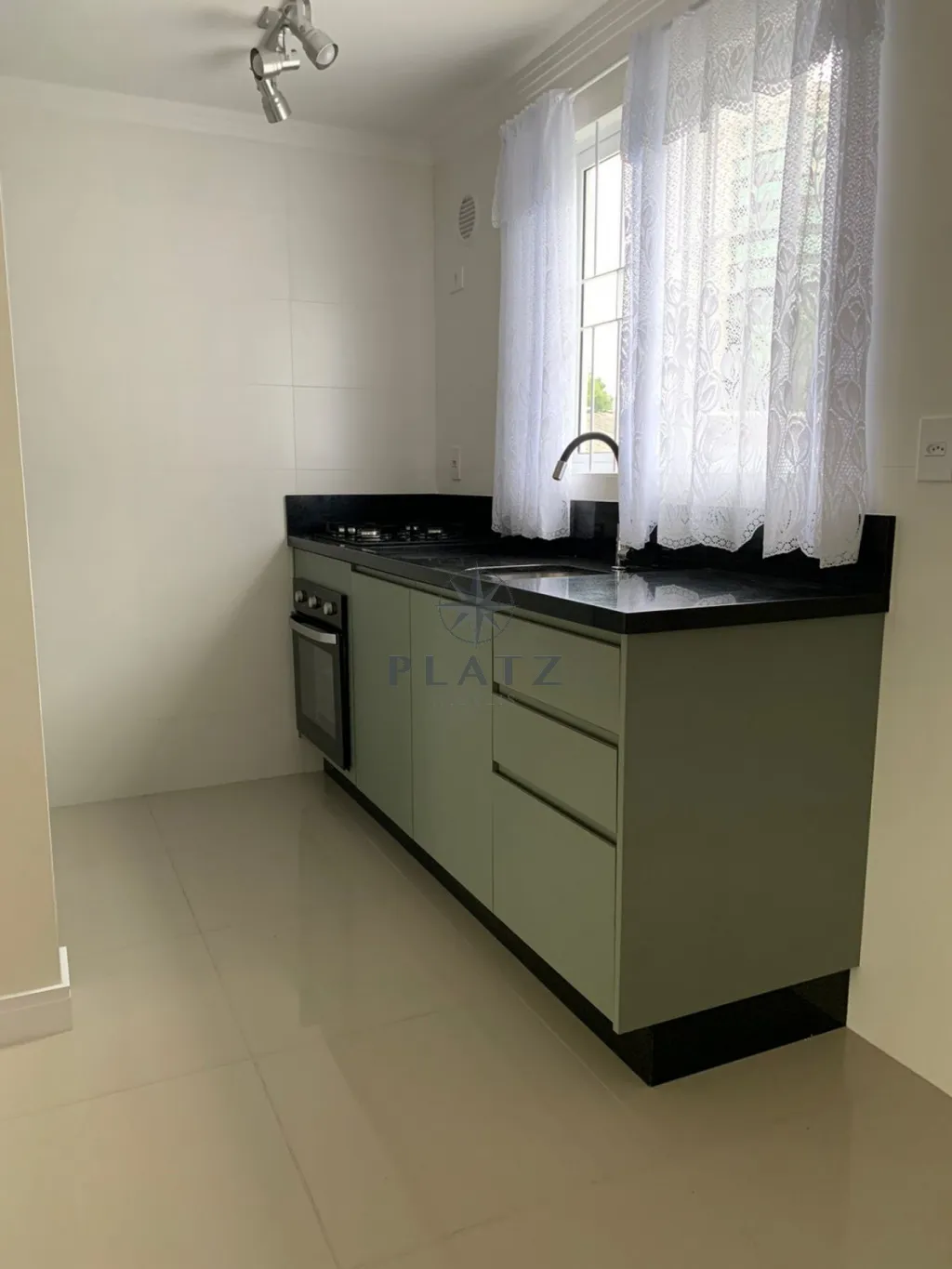 Apartamento semi mobiliado 2 dormitórios + vaga de garagem a 200Mts do Hospital Santa Catarina — foto 3