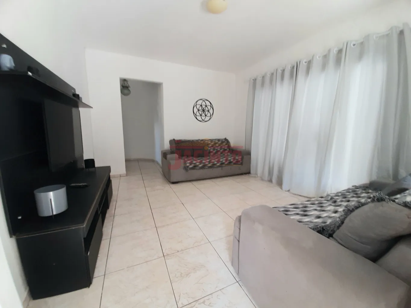 Linda propriedade, contendo 5.180m de terreno e 280m construído, último imóvel da rua sem saída e tranquila. — foto 2