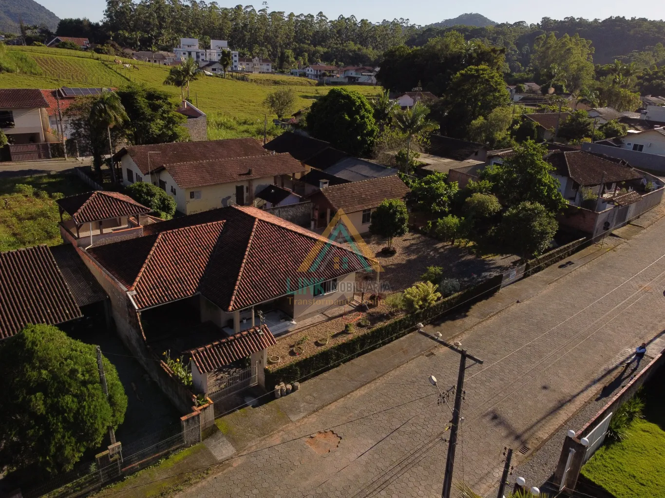 Excelente Casa de Alvenaria no bairro Testo Central na cidade de Pomerode com 182,18m, edificada num terreno com 723,63m. - foto 1
