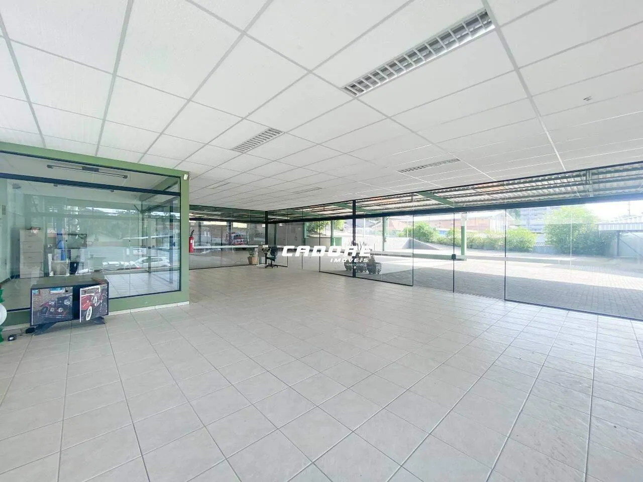 Galpão em excelente localização com aproximadamente 1519m - foto 1