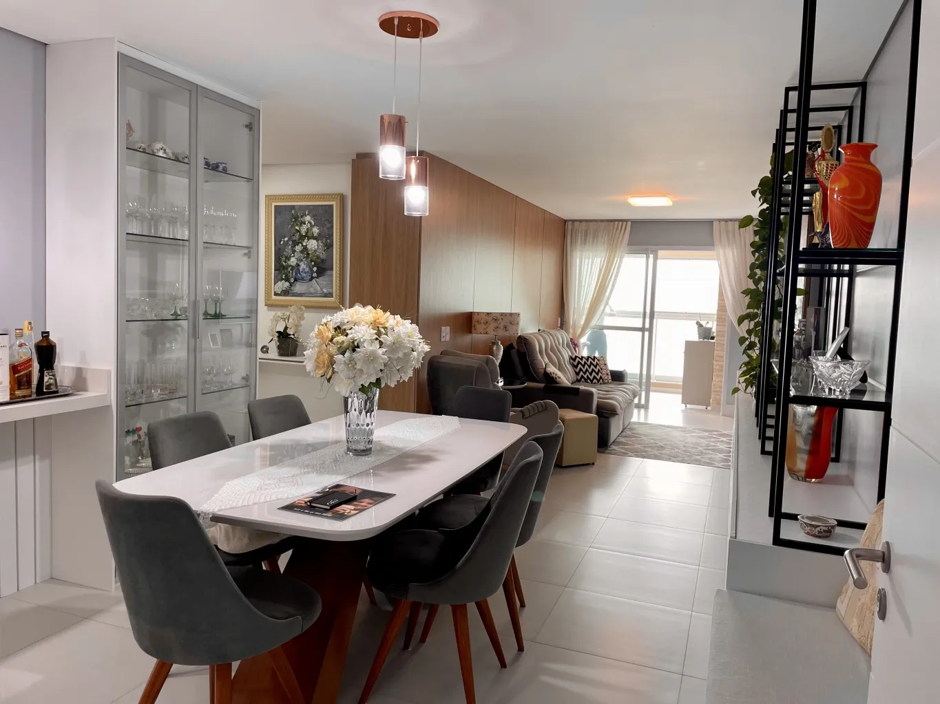 Apartamento com 4 quartos sendo duas suítes de frente para o mar em Piçarras — foto 2
