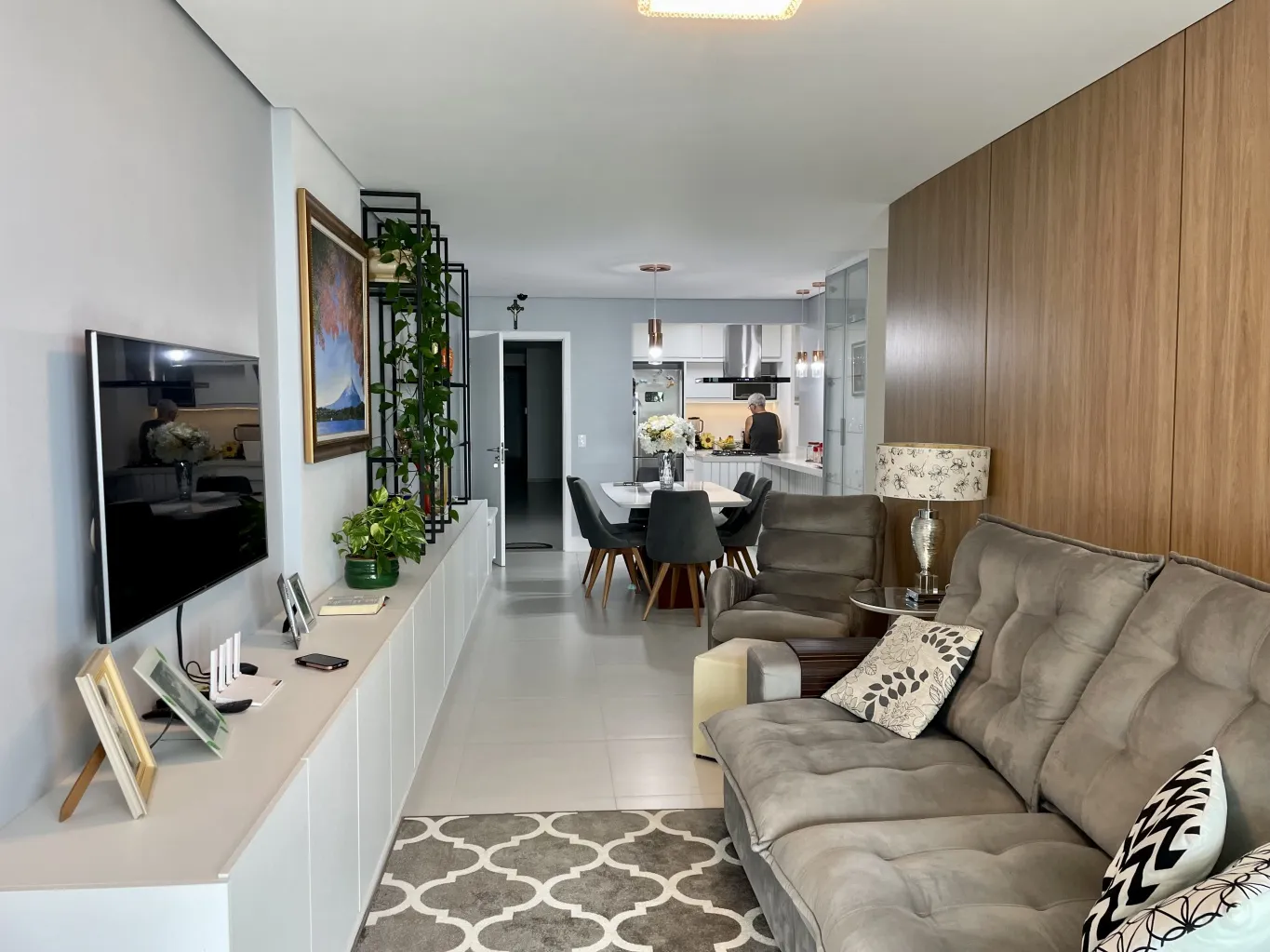 Apartamento com 4 quartos sendo duas suítes de frente para o mar em Piçarras — foto 3