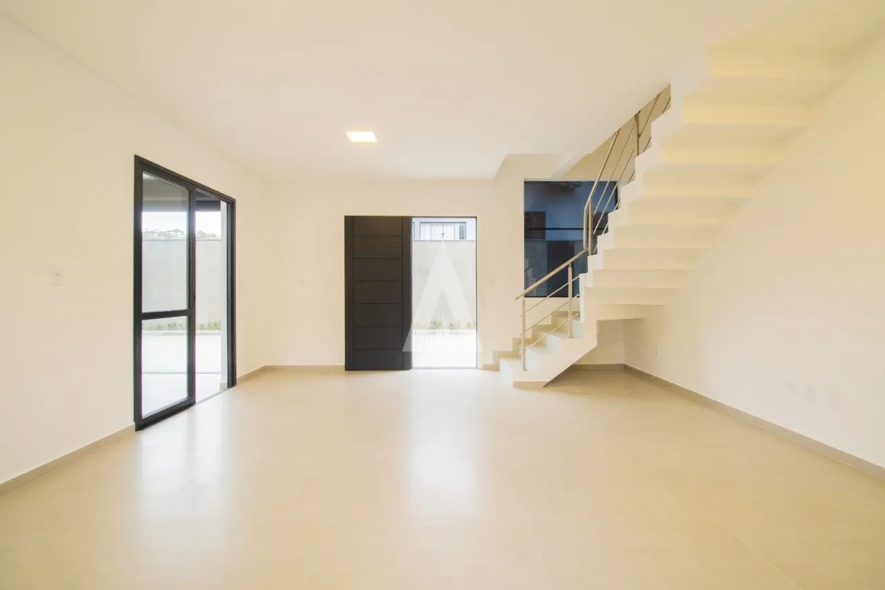 Sobrado Geminado com 1 suíte(s) mais 2 quarto(s) à venda no bairro BOM RETIRO em JOINVILLE, por R$ 799.000.00. — foto 2