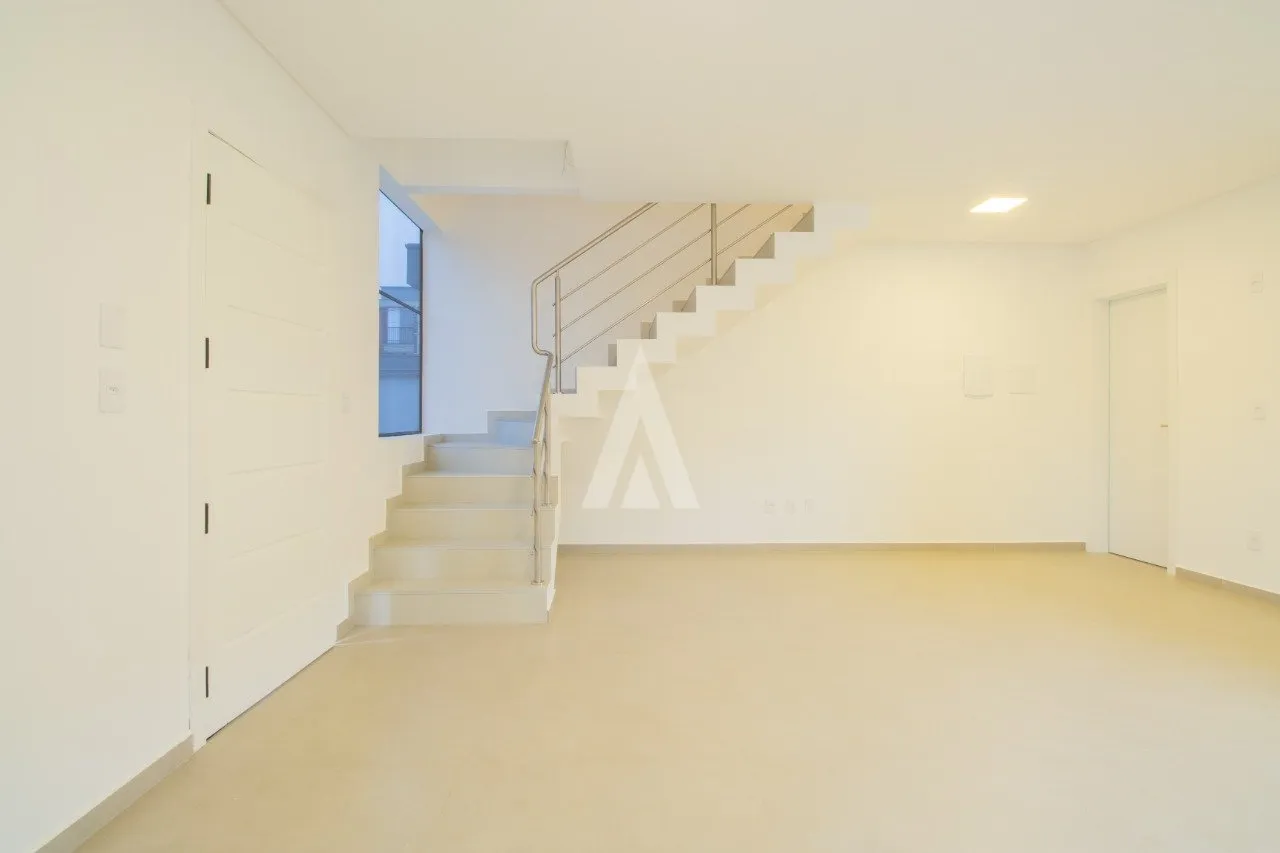 Sobrado Geminado com 1 suíte(s) mais 2 quarto(s) à venda no bairro BOM RETIRO em JOINVILLE, por R$ 799.000.00. — foto 5