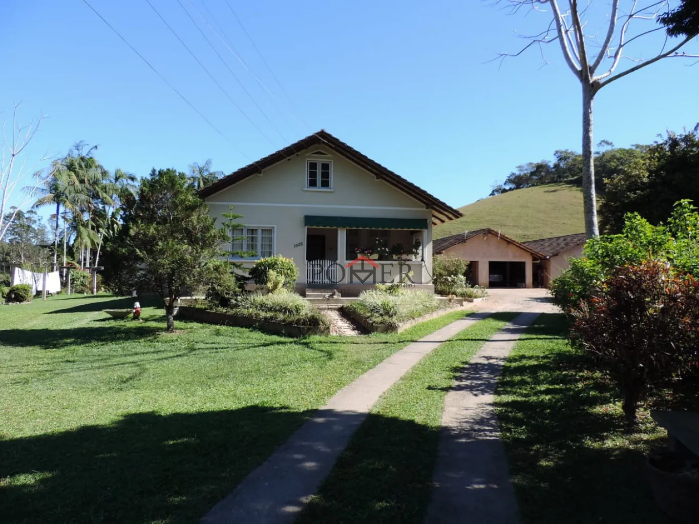 Lindo sítio no Bairro Vale do Selke, edificada com uma casa de alvenaria de 202m, rancho moderno para criação de gado, na cidade de Pomerode, com 93.685,00m. - foto 1