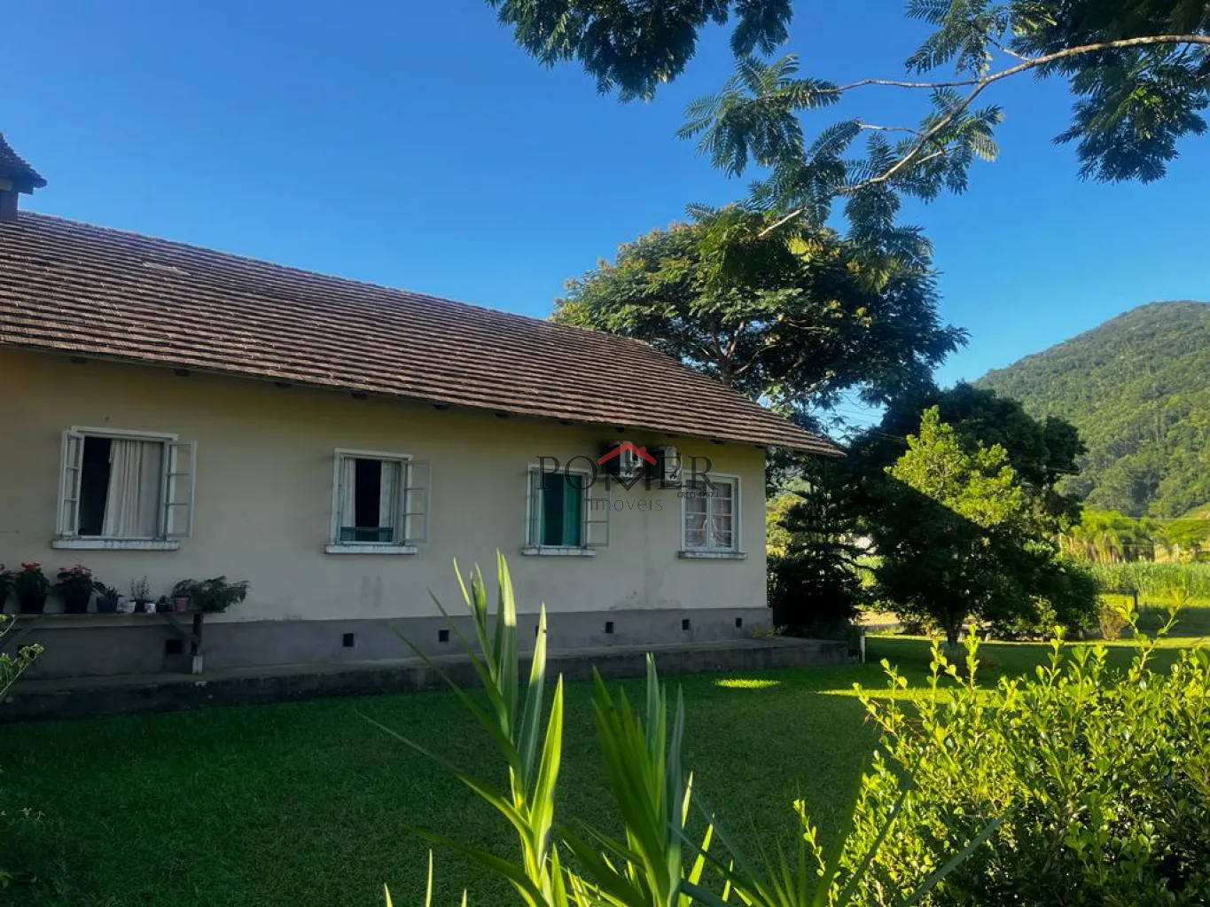 Lindo sítio no Bairro Vale do Selke, edificada com uma casa de alvenaria de 202m, rancho moderno para criação de gado, na cidade de Pomerode, com 93.685,00m. — foto 7