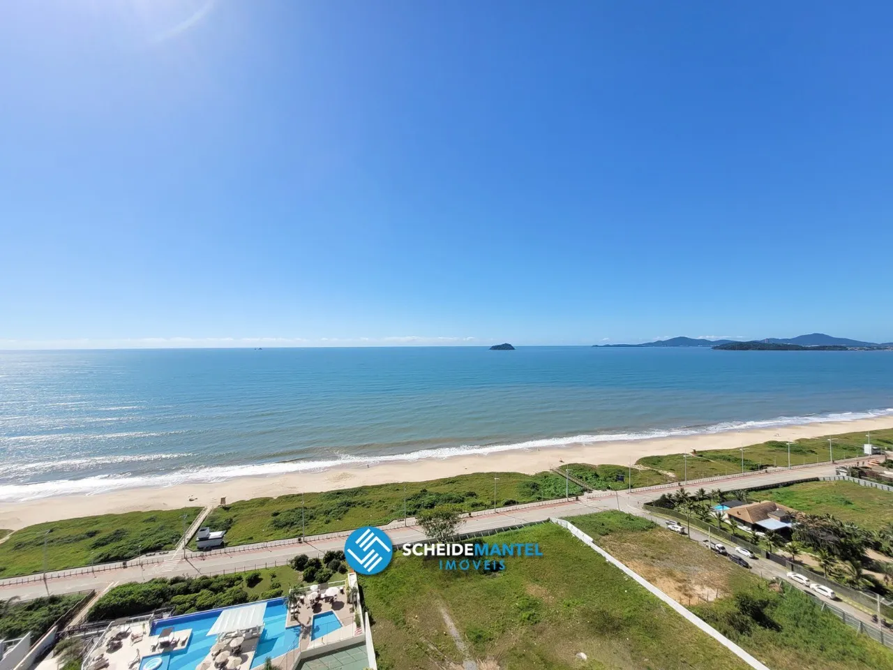 APARTAMENTO NO ITACOLOMI - BALNEÁRIO PIÇARRAS/SC — foto 2