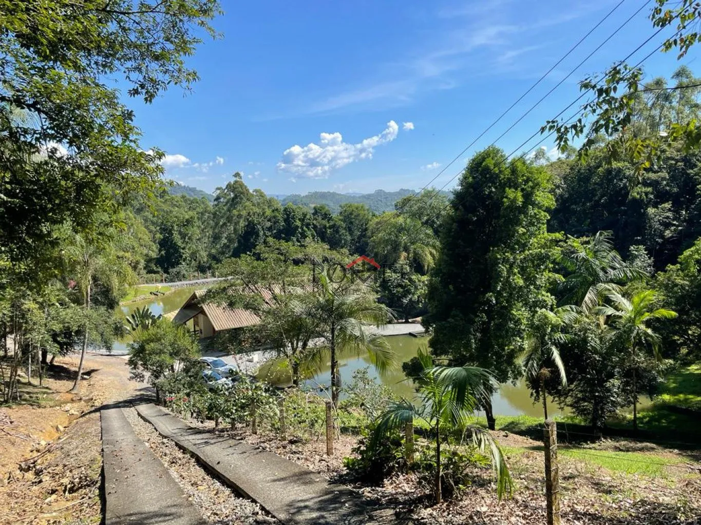 Um sonho de Sítio no Bairro Ribeirão Souto, edificado com uma linda casa (alvenaria e madeira de lei) com 260m, localizado na cidade de Pomerode com 89.970,58m. — foto 2