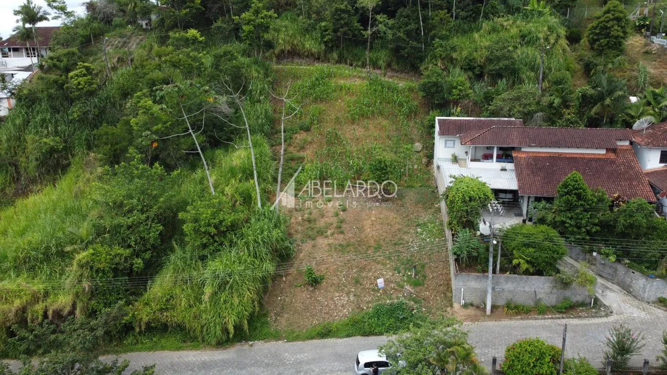 - ABELARDO IMÓVEIS - Terreno de 450 m, com fundos também tendo acesso a rua, no Salto Weissbach. — foto 2
