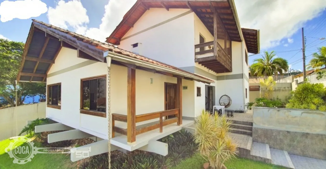 Venda Esplenderosa Casa no Bairro do Garcia em Blumenau - foto 1