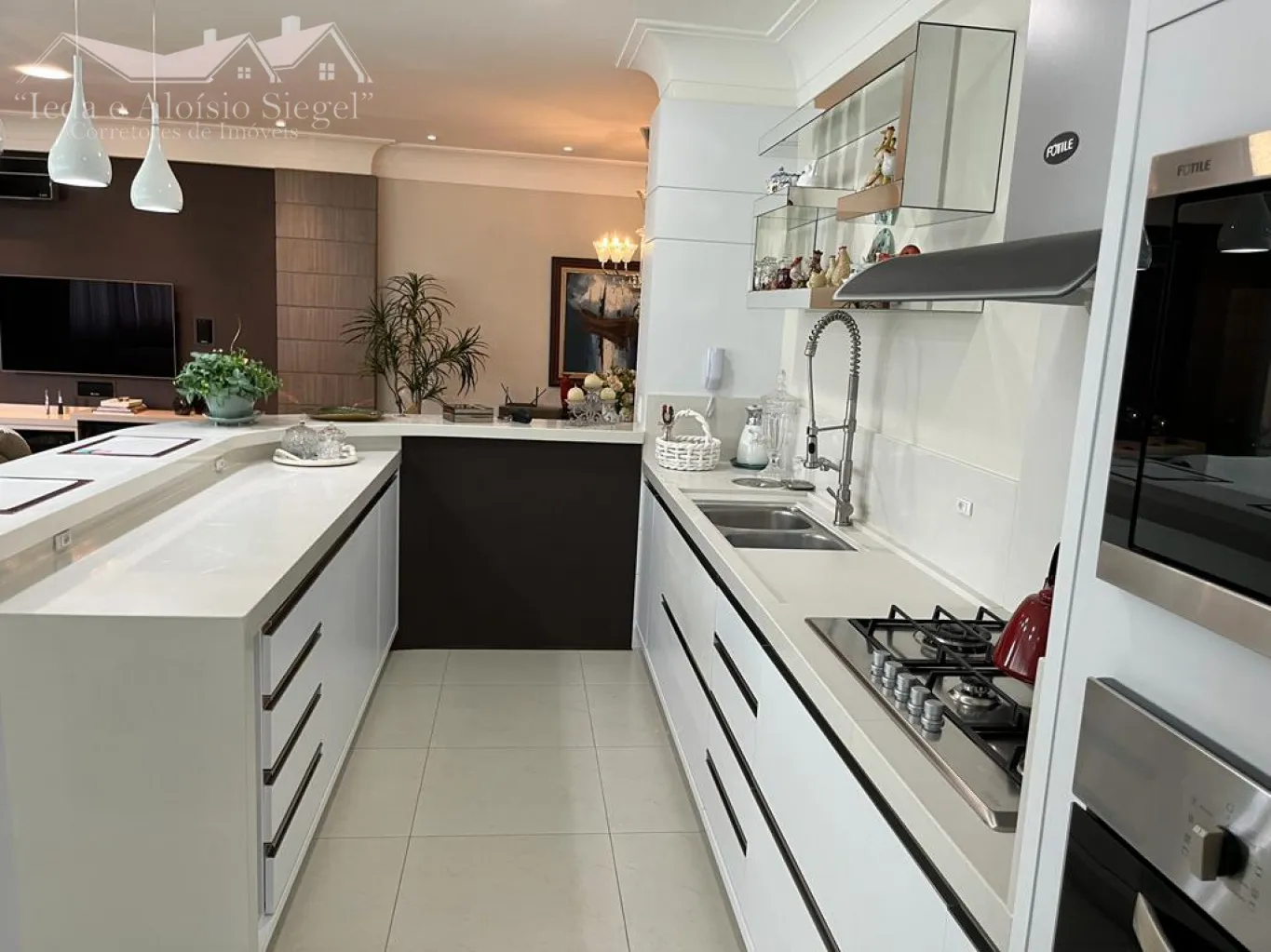 Luxuoso Apartamento Todo Mobiliado na Barra Sul em Balneario Camboriu/SC Ref.1098 — foto 5