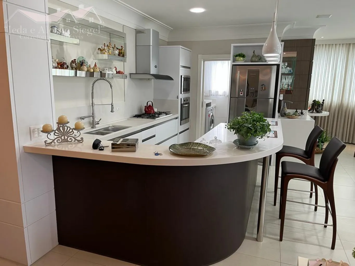 Luxuoso Apartamento Todo Mobiliado na Barra Sul em Balneario Camboriu/SC Ref.1098 — foto 3