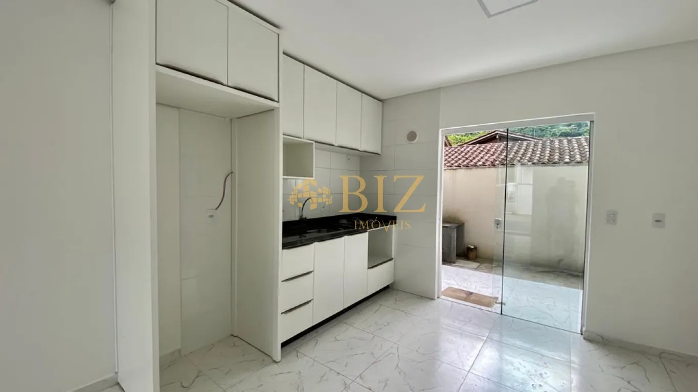 Excelente sobrado com cozinha planejada, com 2 amplos dormitórios, no Bairro Boa Vista. — foto 2