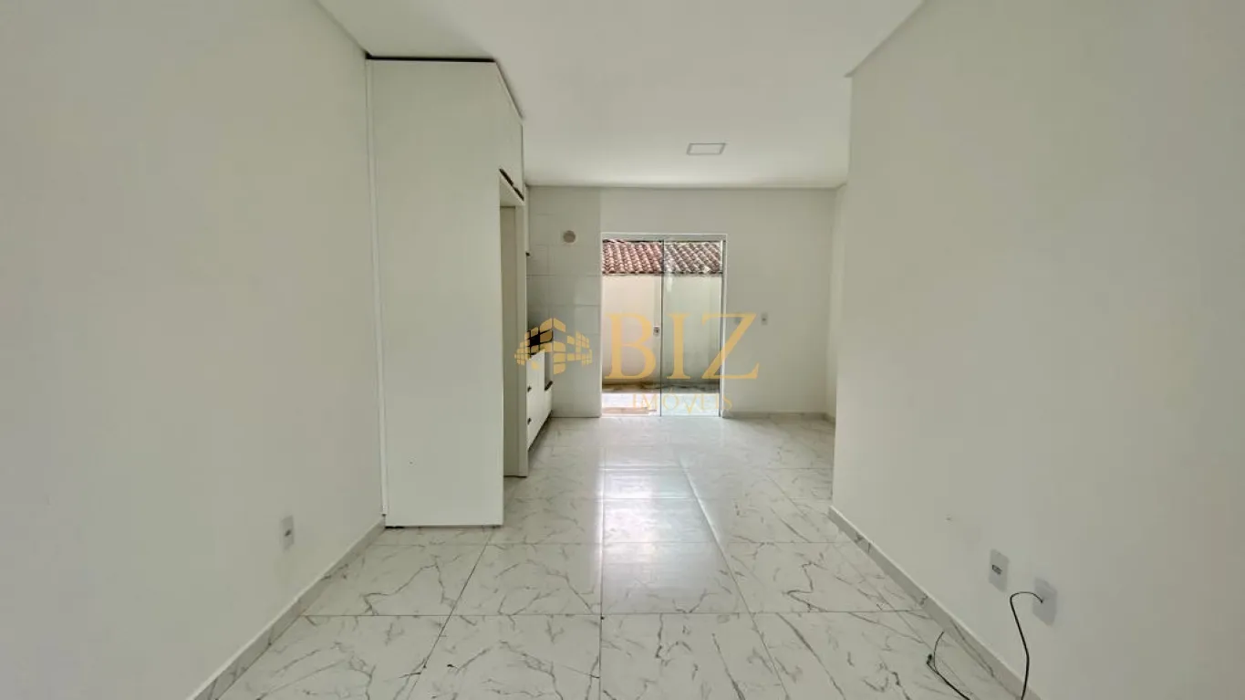 Excelente sobrado com cozinha planejada, com 2 amplos dormitórios, no Bairro Boa Vista. — foto 4