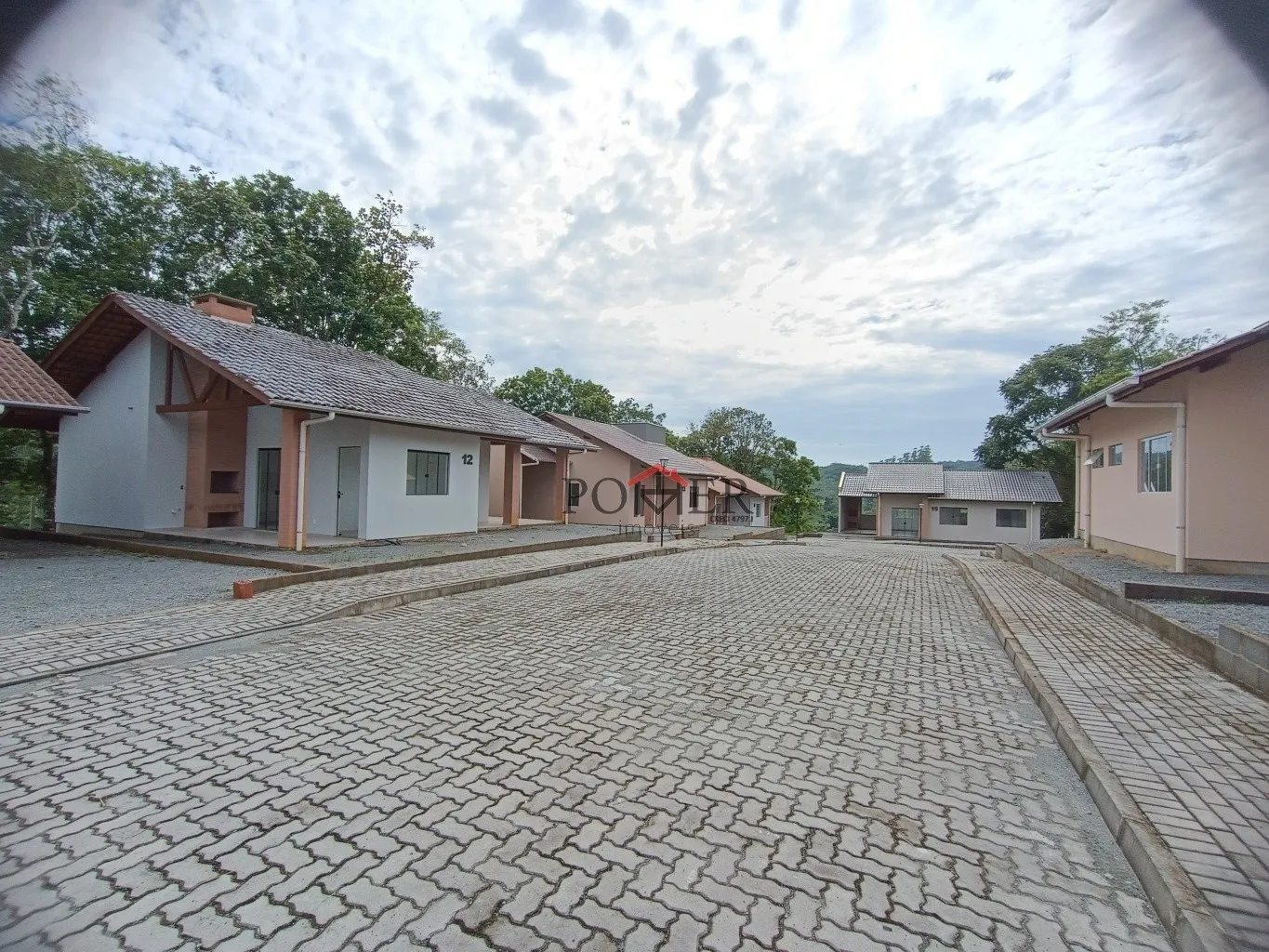 Lindas Casas Novas, no condomínio Residencial Ecohaus, com 2 dormitórios, com 97,49 m de área privativa, localizada no Bairro Pomerode Fundos, na cidade de Pomerode. — foto 2