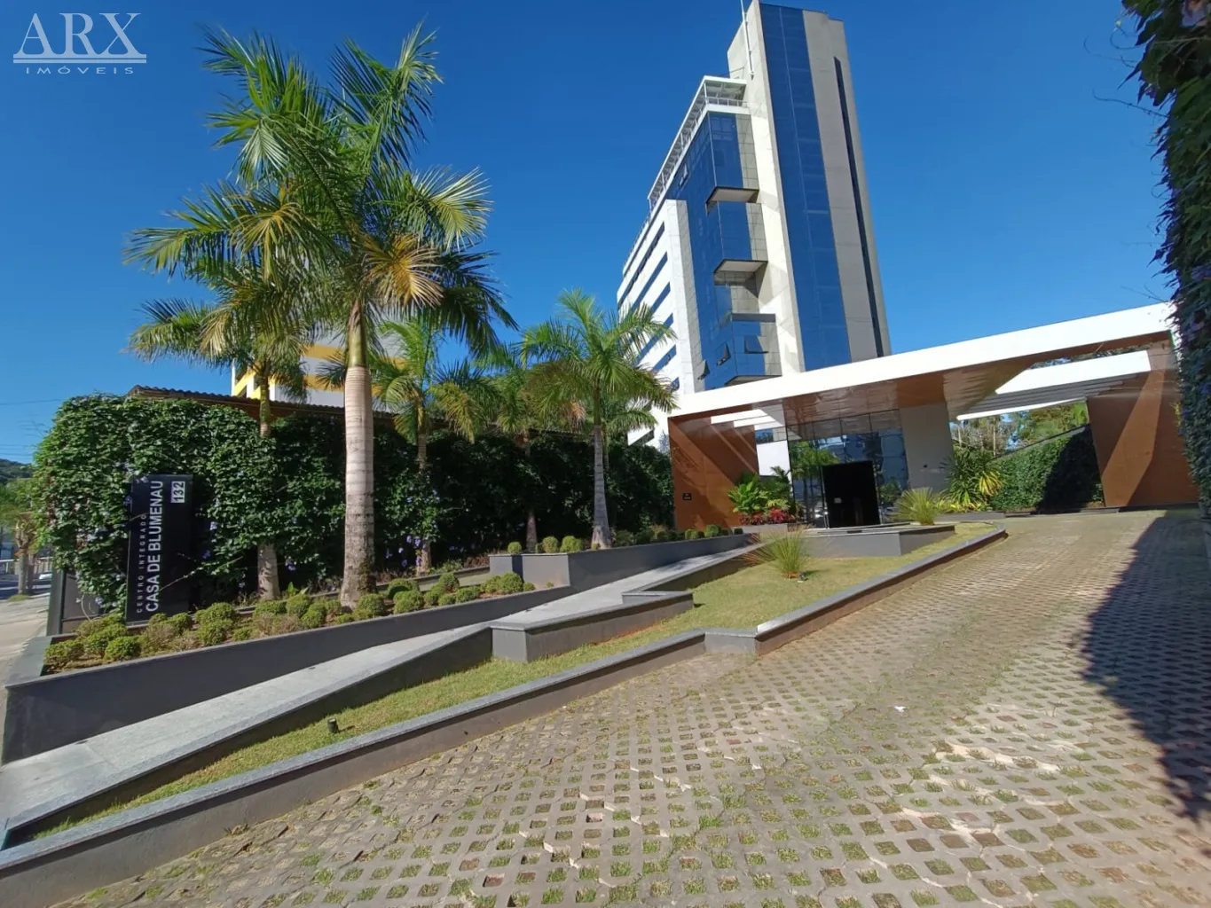 Excelente sala comercial, localizada no bairro Garcia - foto 1