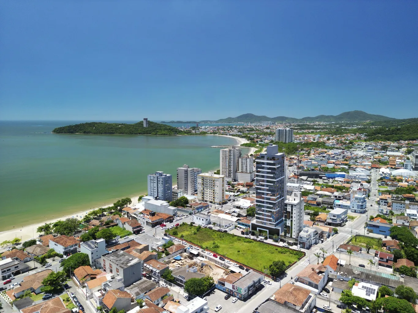 Residencial Ilha de Bali o novo lançamento da Construtora OMA em Balneário Piçarras, a Dinâmica Sul imobiliária apresenta para você e sua família! A verdadeira felicidade está na própria casa, entre as alegrias da família! - foto 1