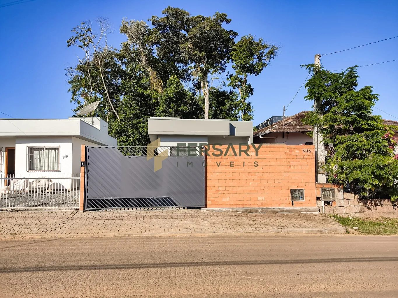 Belíssima casa de alvenaria no bairro Carijós. — foto 4