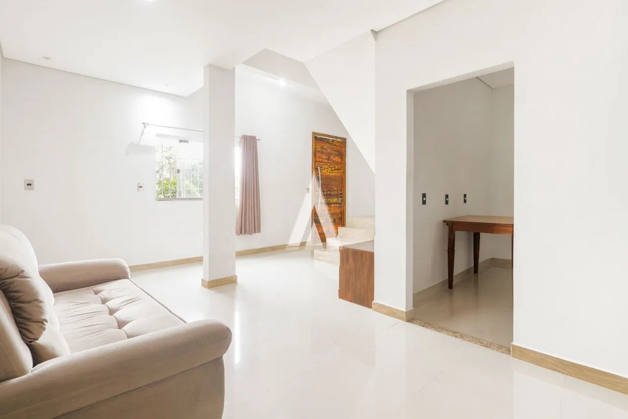 Sobrado com 3 suíte(s) à venda no bairro Glória em Joinville, por R$ 785.000.00. — foto 4