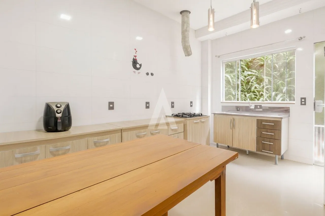 Sobrado com 3 suíte(s) à venda no bairro Glória em Joinville, por R$ 785.000.00. — foto 5