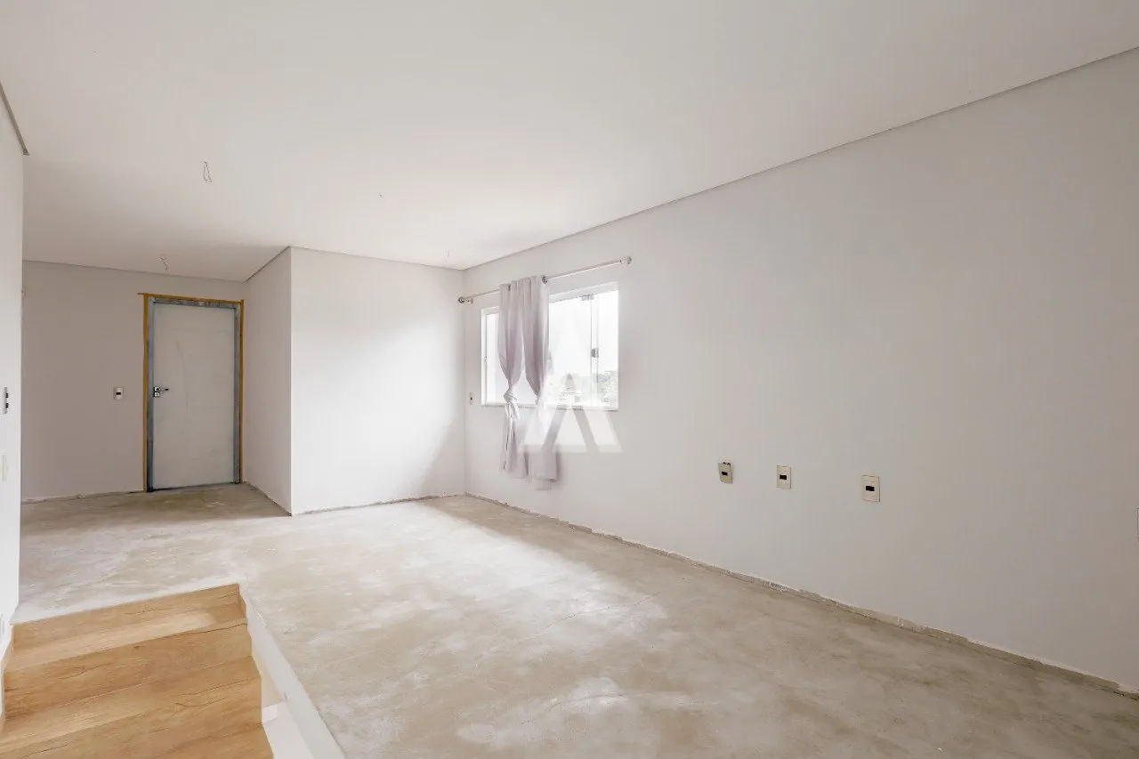 Sobrado com 3 suíte(s) à venda no bairro Glória em Joinville, por R$ 785.000.00. — foto 7