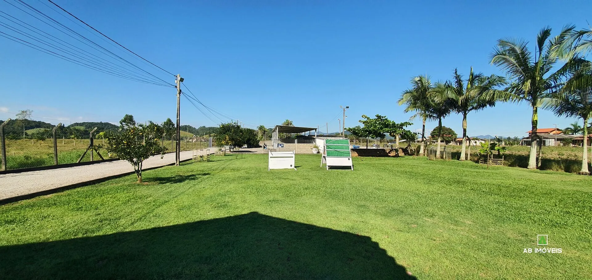 SÍTIO COM CASA - PISCINA - GALPÃO - PLANO - BAIRRO LAGOA GASPAR — foto 6