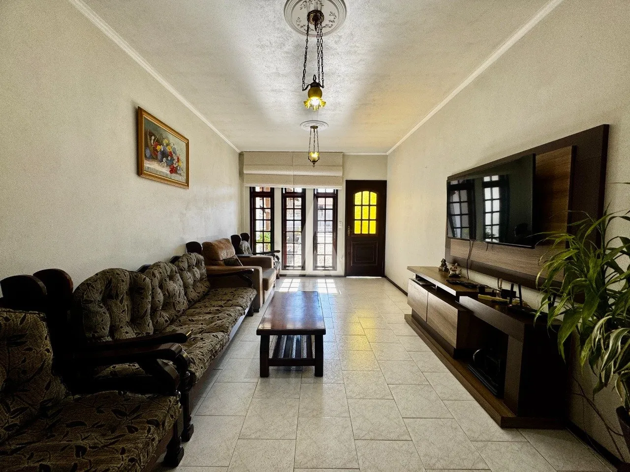 Casa com 1 suíte(s) mais 2 quarto(s) à venda no bairro Guanabara em Joinville, por R$ 799.000.00. — foto 3