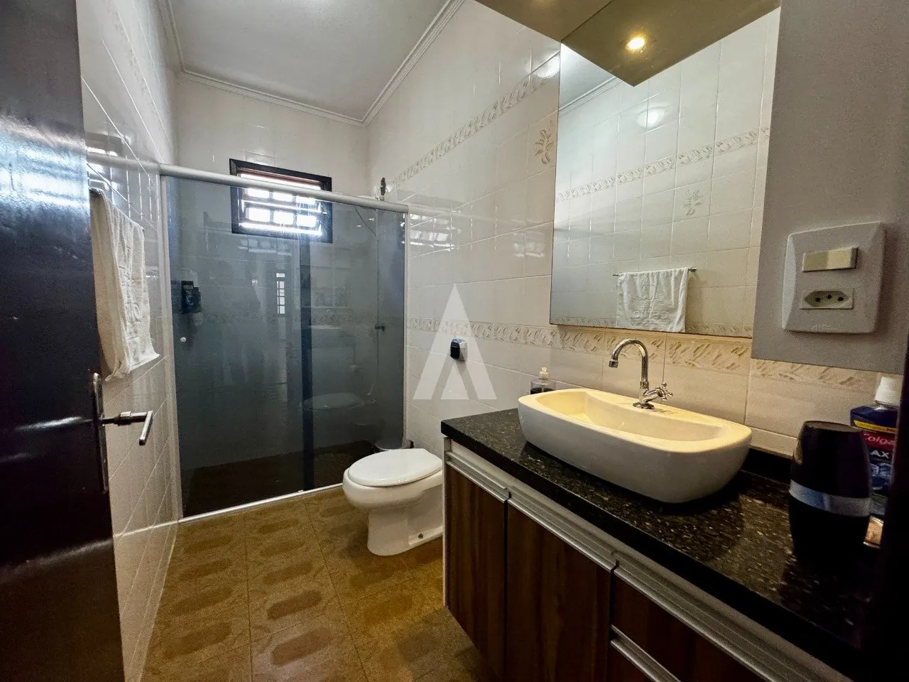 Casa com 1 suíte(s) mais 2 quarto(s) à venda no bairro Guanabara em Joinville, por R$ 799.000.00. — foto 6