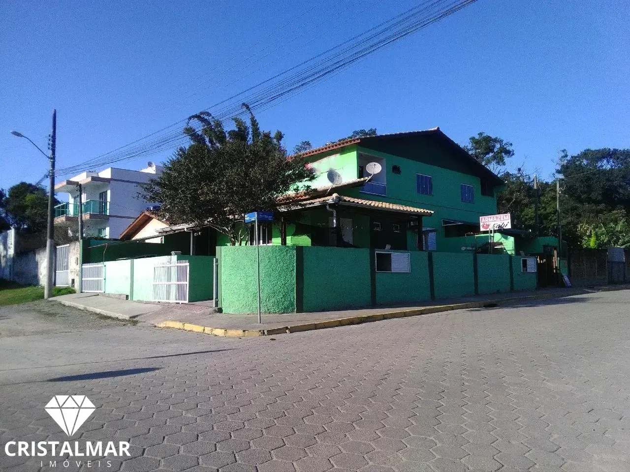 CASA À VENDA EM BOMBAS PRONTA PARA MORAR OU INVESTIR - foto 1