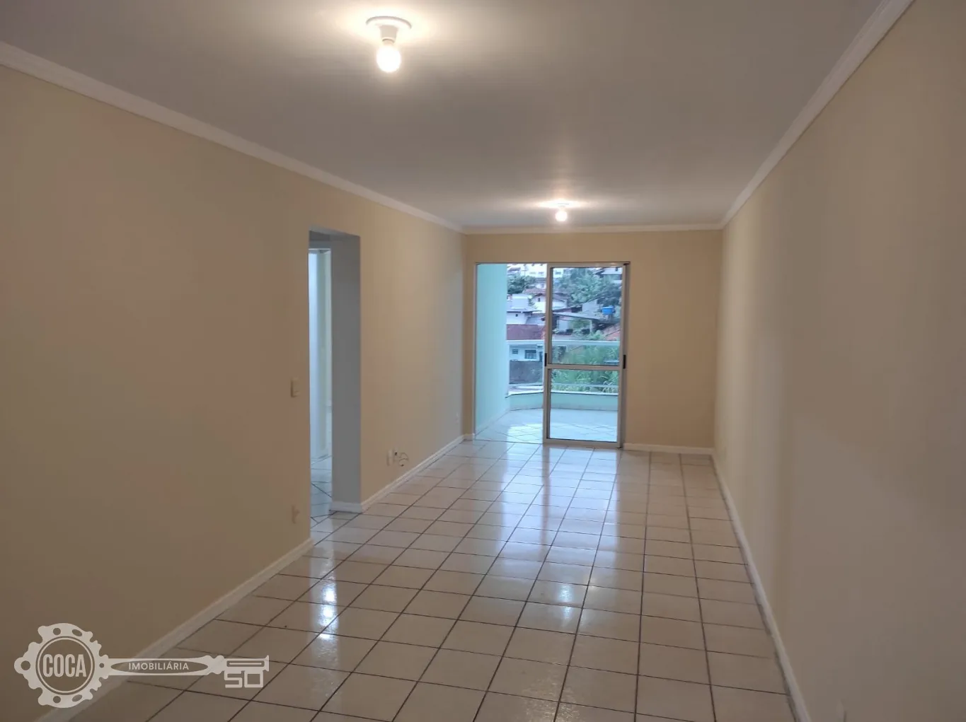 Venda Apartamento com dois dormitórios sendo uma suíte, no Bairro Água Verde em Blumenau. - foto 1