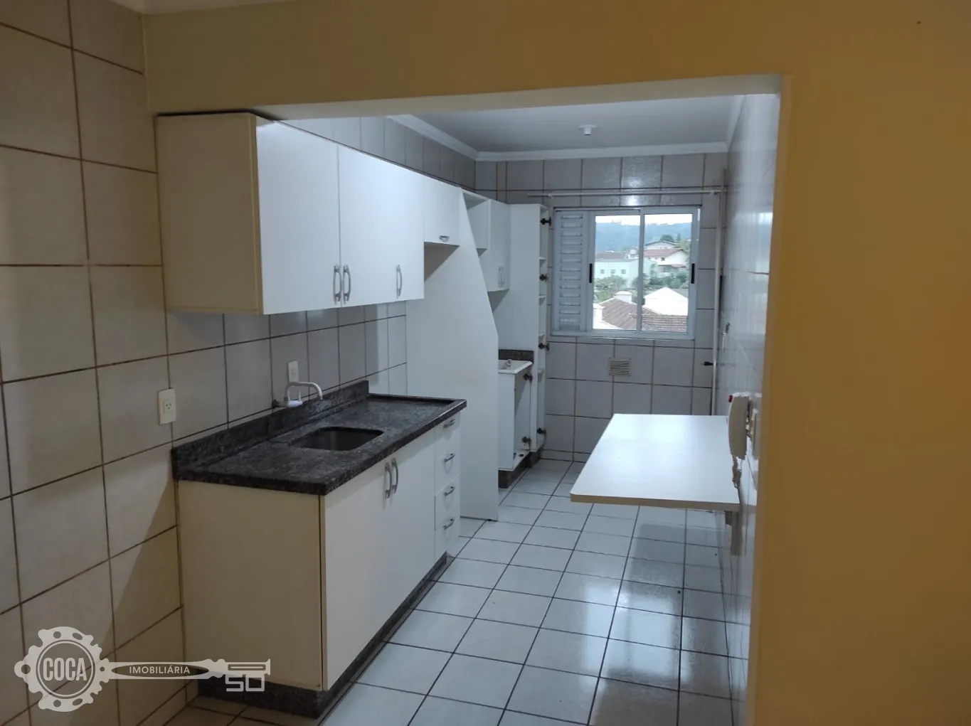 Venda Apartamento com dois dormitórios sendo uma suíte, no Bairro Água Verde em Blumenau. — foto 4