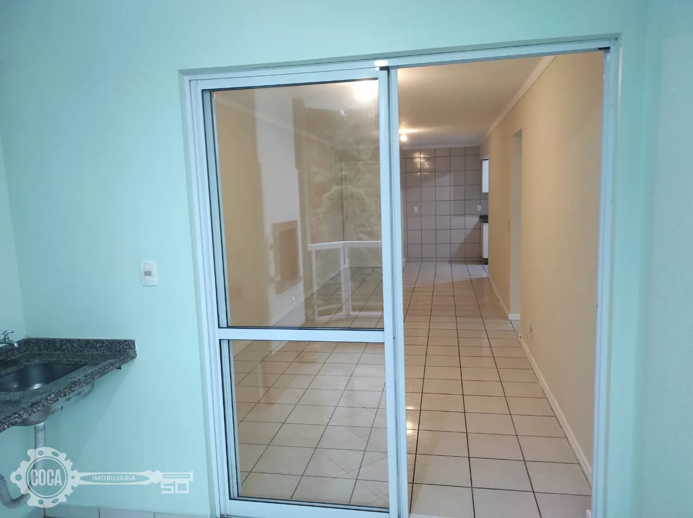 Venda Apartamento com dois dormitórios sendo uma suíte, no Bairro Água Verde em Blumenau. — foto 2