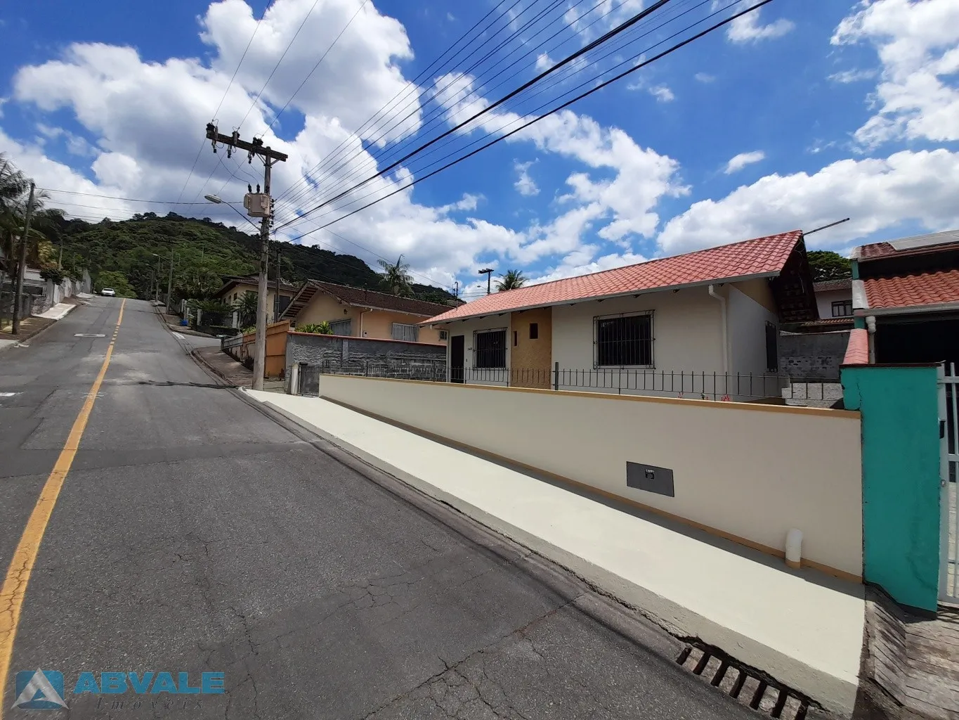 CASA com 3 Dormitórios BAIRRO Velha Central - Documentada para FINANCIAMENTO HABITACIONAL — foto 3