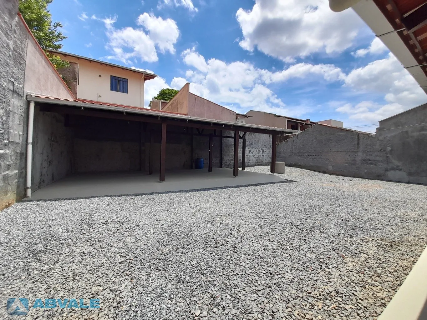CASA com 3 Dormitórios BAIRRO Velha Central - Documentada para FINANCIAMENTO HABITACIONAL — foto 5