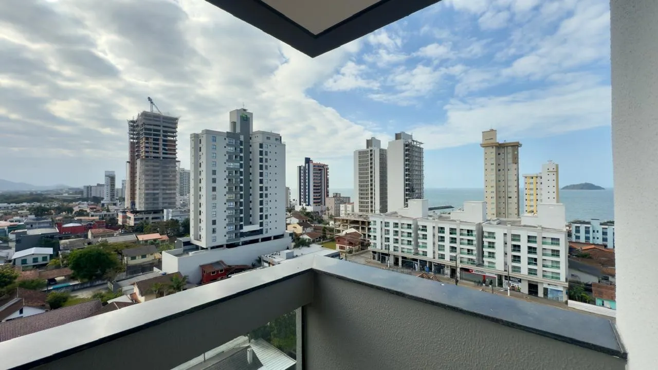 Cobertura duplex com 3 suítes no Centro de Balneário Piçarras - foto 1