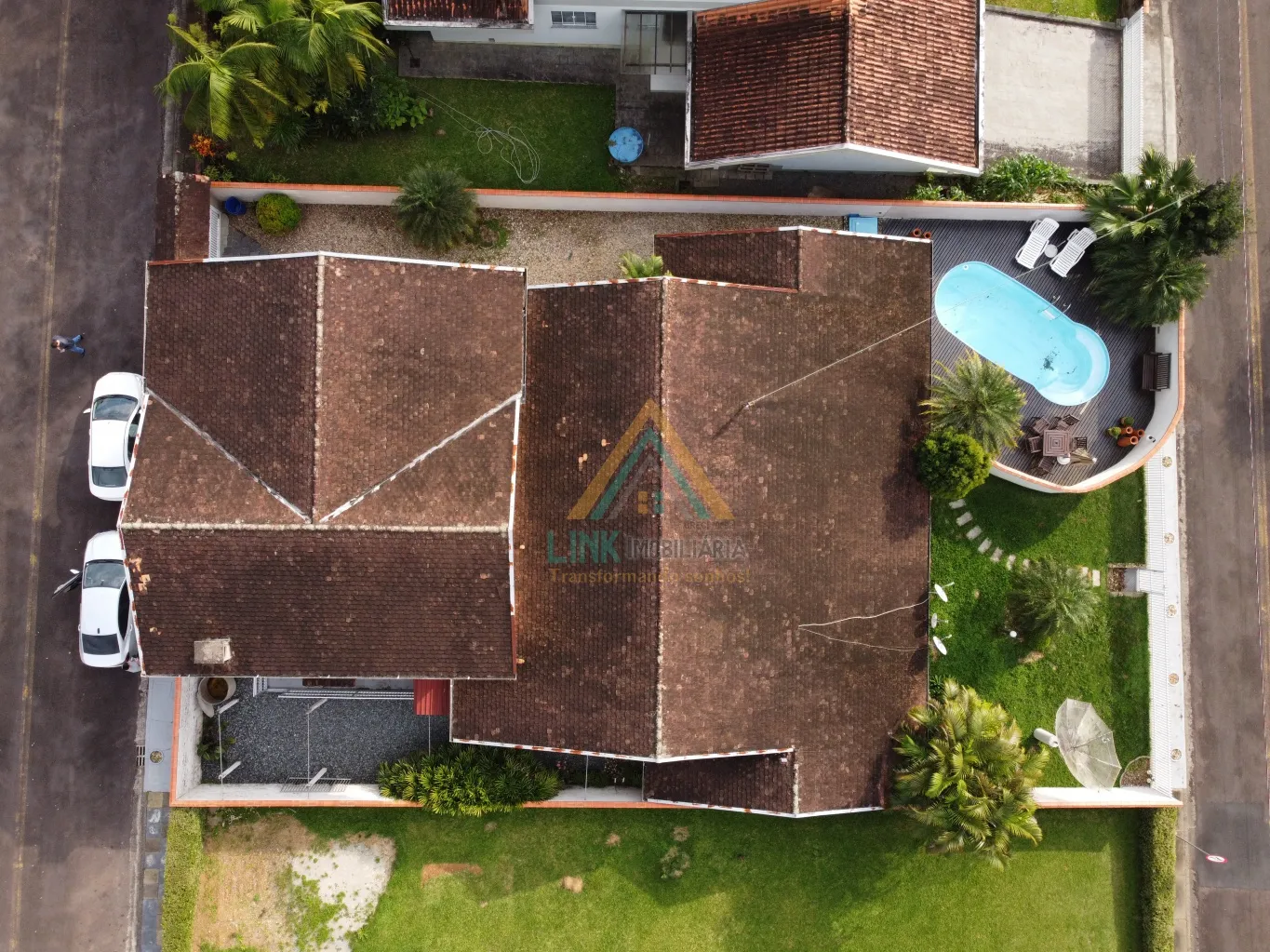 Excelente Casa no Centro da cidade de Pomerode com 338,99m, edificada num terreno com 620,00m. — foto 3