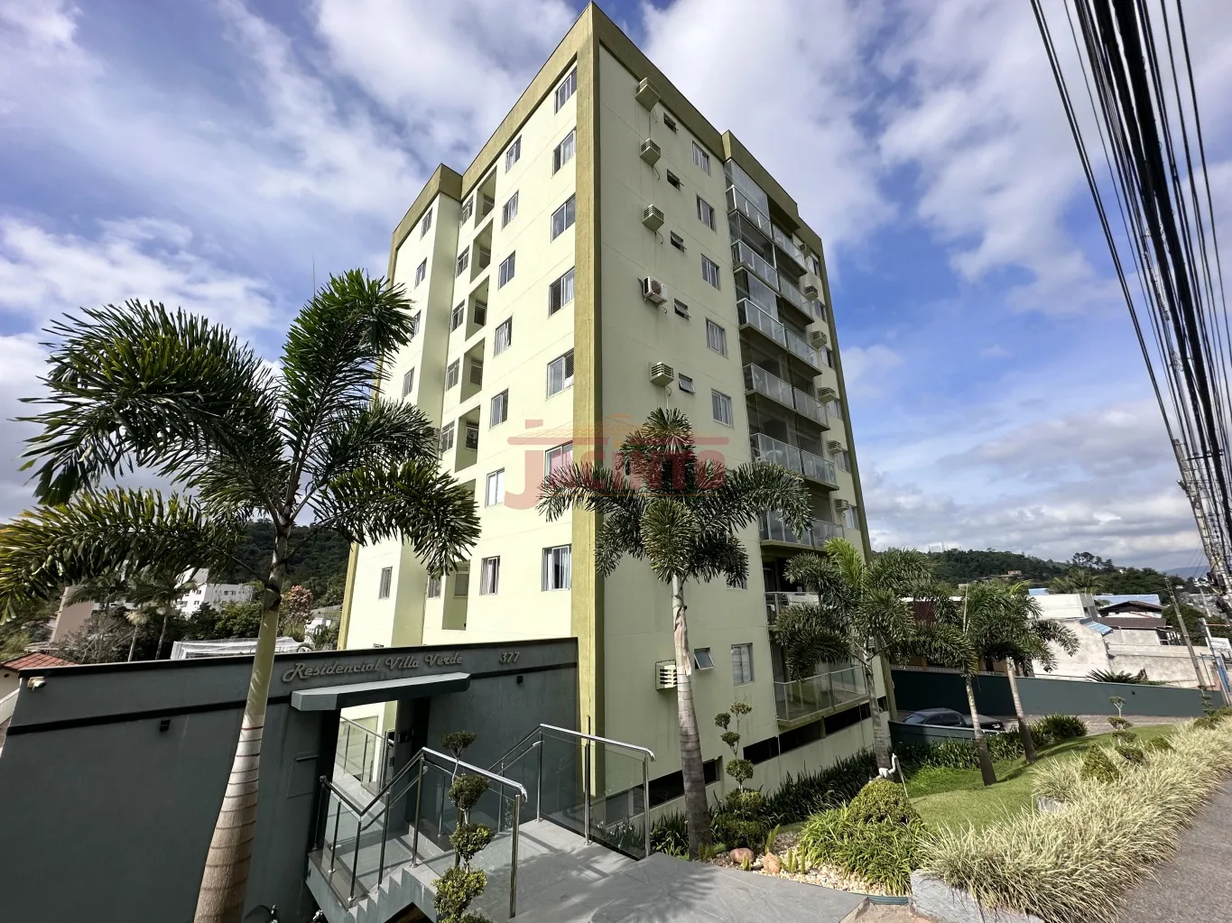 Apartamento amplo em ótima localização, com 3 dormitórios. - foto 1